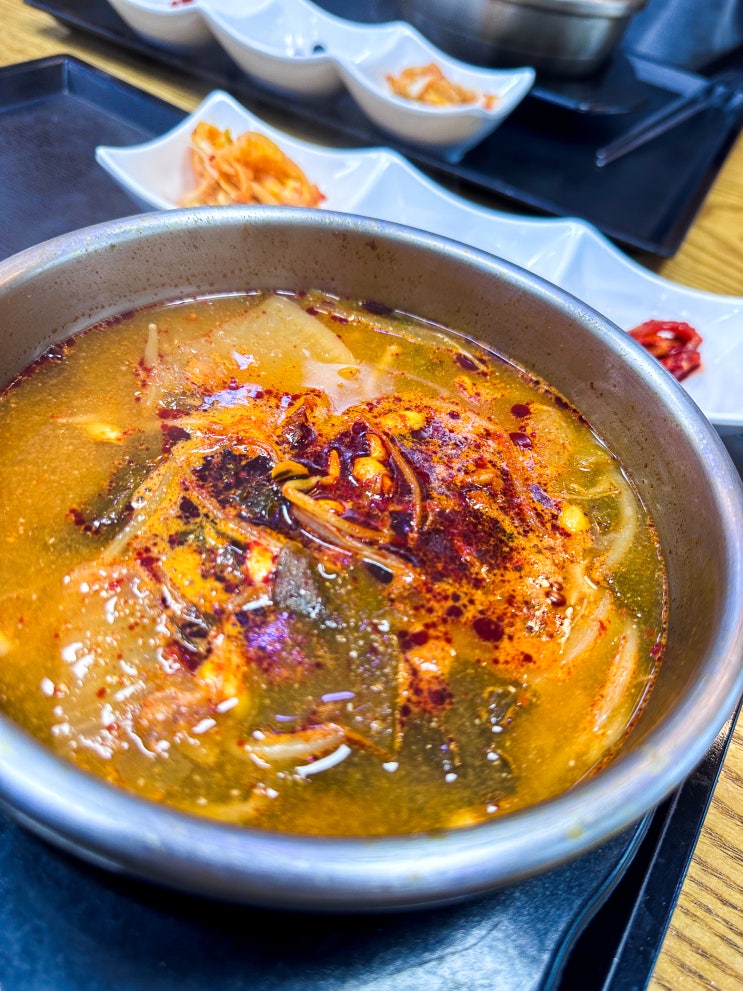  한우국밥 - 인천방향 횡성휴게소에서 이영자가 좋아하는 횡성국밥을 먹어보자.