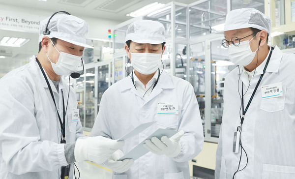 산업부 <b>안덕근 장관</b>, “하반기 이차전지 수출반등 기대”