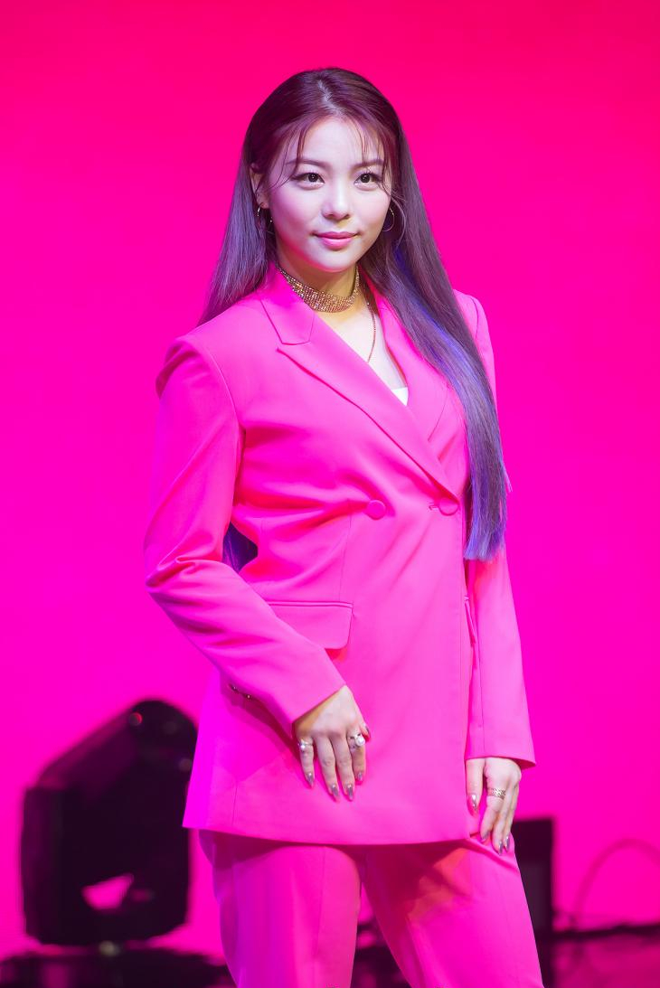 '히트곡 제조기' 가수 에일리, 내년 결혼 목표로 사업가와 교제...기쁜 소식 전할 것 '히트곡 제조기' 가수 에일리, 내년 결혼 목표로 사업가와 교제...기쁜 소식 전할 것