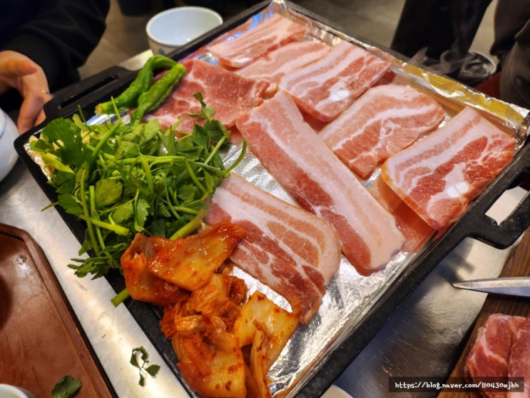  사당역 냉삼 맛집 고기구워주는 매복식당