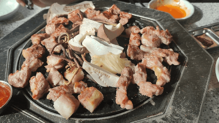 서수원 호매실 맛집 제줏간 호매실점, 제주 흑돼지 고기 직접 구워주는 가성비 고깃집