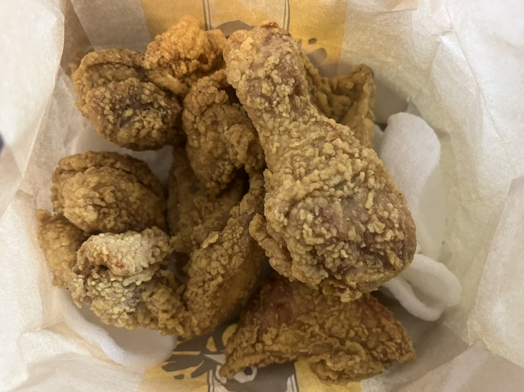  오픈 기념 이벤트 치킨은 못 먹었지만, 쌀통닭은 먹었어요.