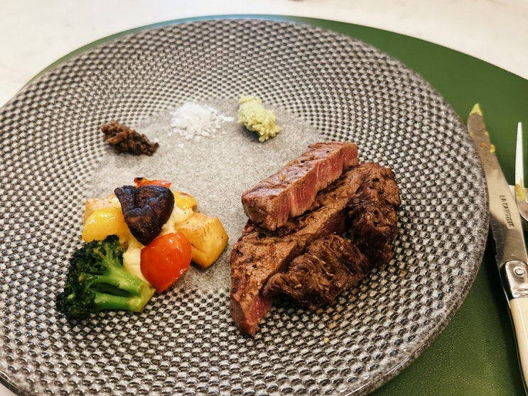 하남 미사 와인적색 한우 오마카세 가격 59,000원, 콜키지