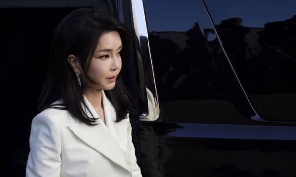 김건희 여사 명예훼손 소송 낸 <b>대통령실</b>에 “<b>운영규정 공개</b>해야”