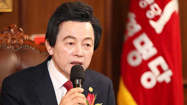 <b>허경영 성추행</b> 혐의로 고소 당해, 여성 신도 20여명 …경찰 조사