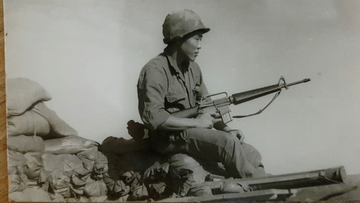 <b>김민기 가수</b>의 '늙은 군인의 노래'
