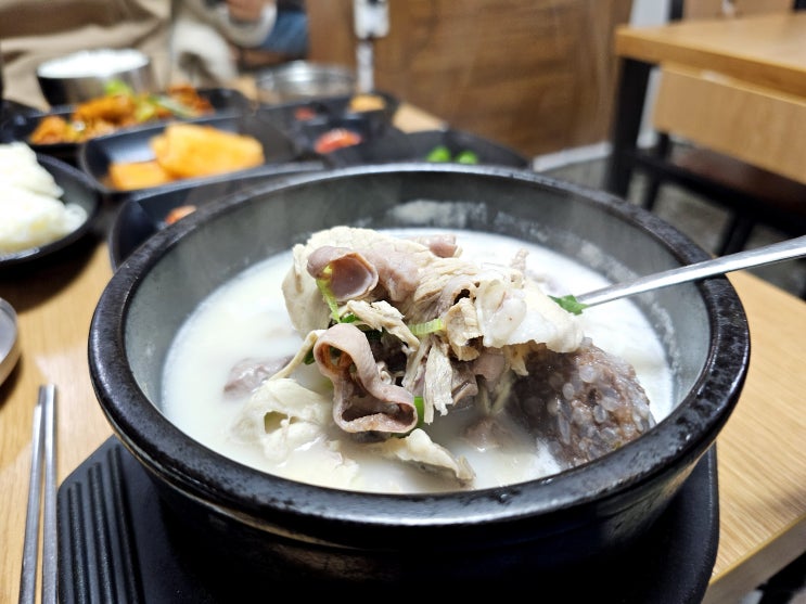 찐한 국물. 푸짐한 양. 이도일동 맛집 제라진국밥