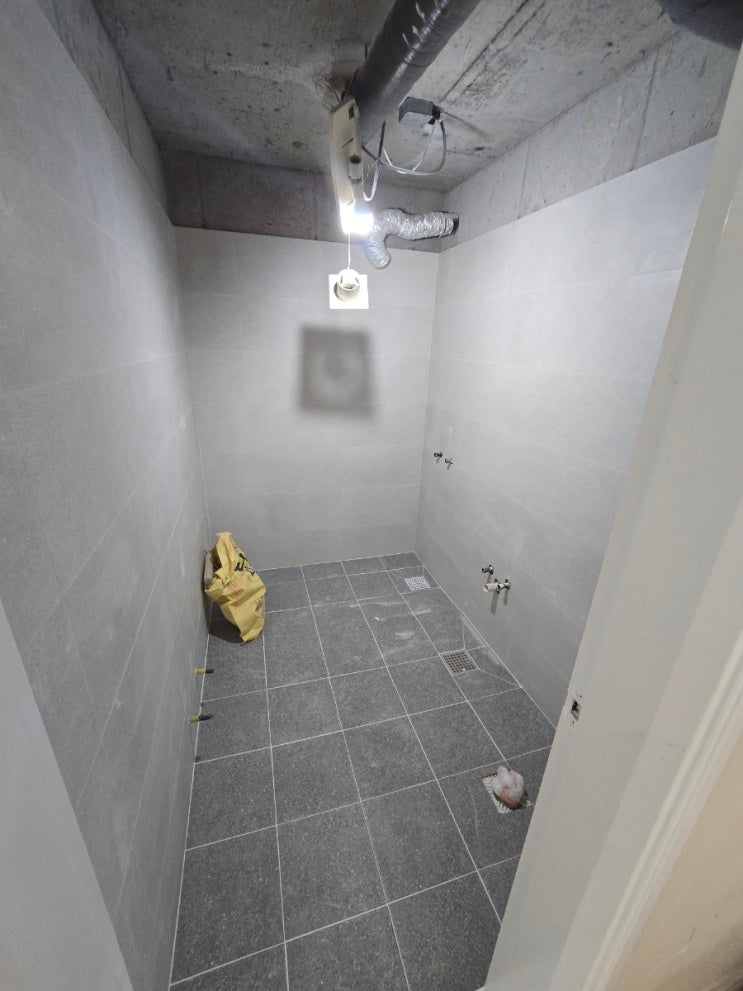 서울시 성동구 옥수동 옥수삼성아파트 101동 욕실 도기설치 작업 입니다.