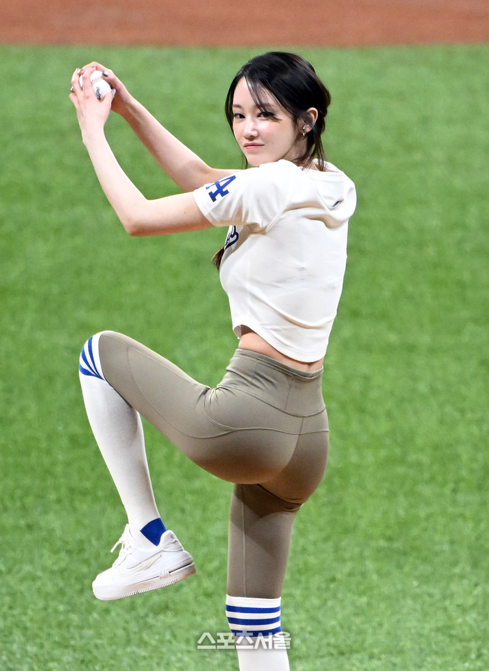 전종서, '레깅스 효과'에 룰루레몬 매출 올랐나?..."해당 상품 품절입니다" 전종서, '레깅스 효과'에 룰루레몬 매출 올랐나?..."해당 상품 품절입니다"