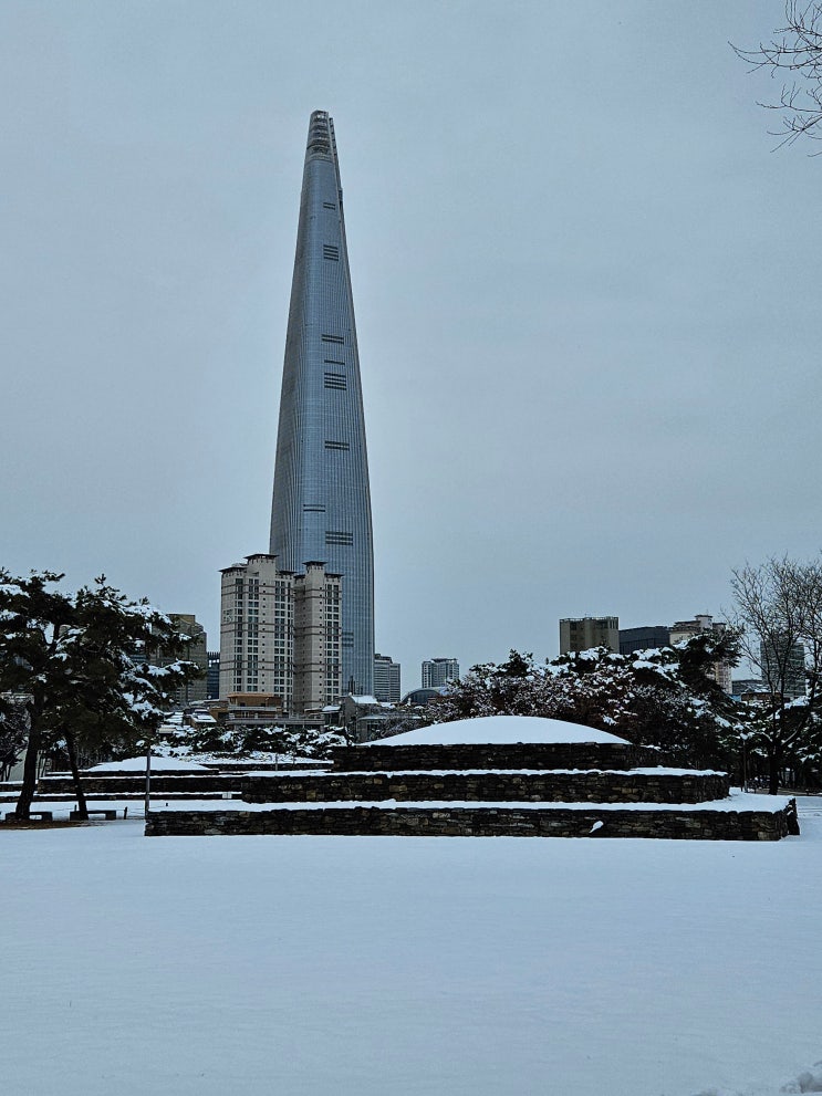 서울특별시 여행 (서울 석촌동 고분군 : 고구려의 영향을 받은 백제 초기의 돌무지무덤)