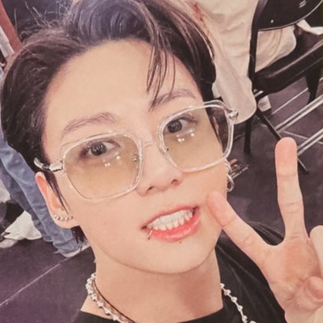 News image: 1 Billion.