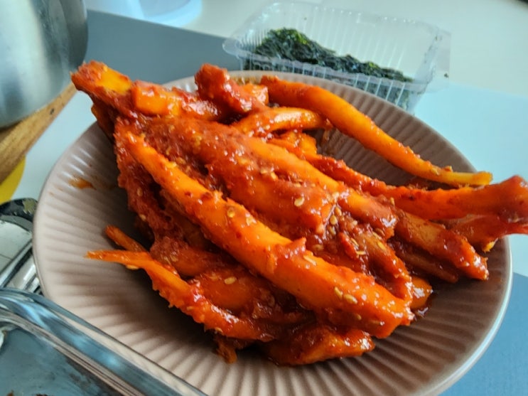  여수 나래식품 나래밥상 더덕 무침 더덕 구이 만들기 맛있었어요