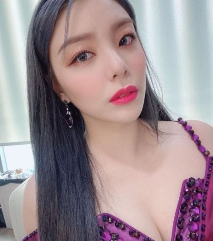 <연예가핫이슈> 에일리, 사랑의 결실 맺어... 내년 결혼 예정 <연예가핫이슈> 에일리, 사랑의 결실 맺어... 내년 결혼 예정