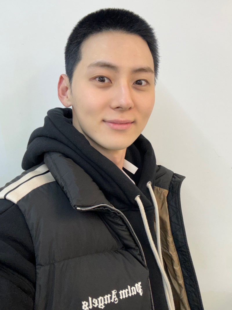 240321 황민현 군대 입대 공익 인편 어플 사진 정보