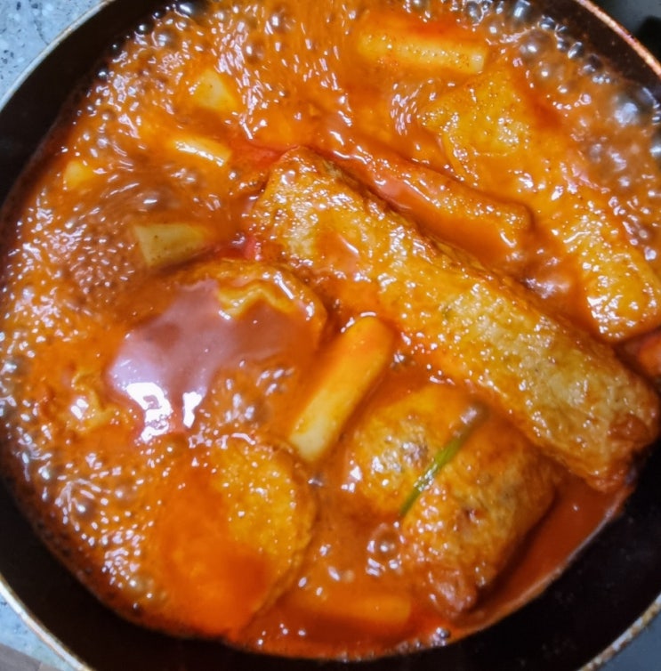  한달은 기다려야 먹을수 있다는 사과떡볶이 후기/매콤팩 달콤팩 비교