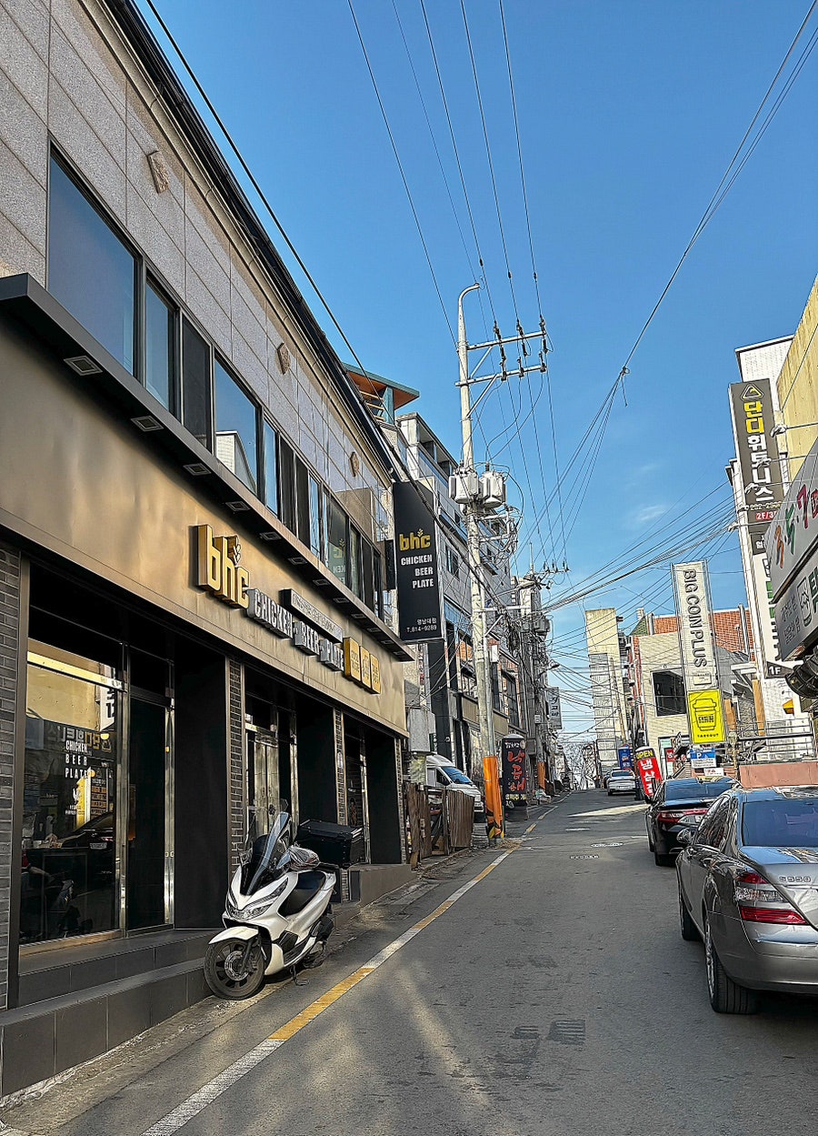 BHC치킨 경산영남대점 사진 4