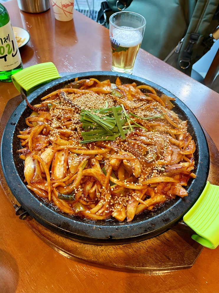 정통 소주안주 오징어볶음 맛깔나는 양념의 돌판오징어 청당동 오적회관 / 천안식후감