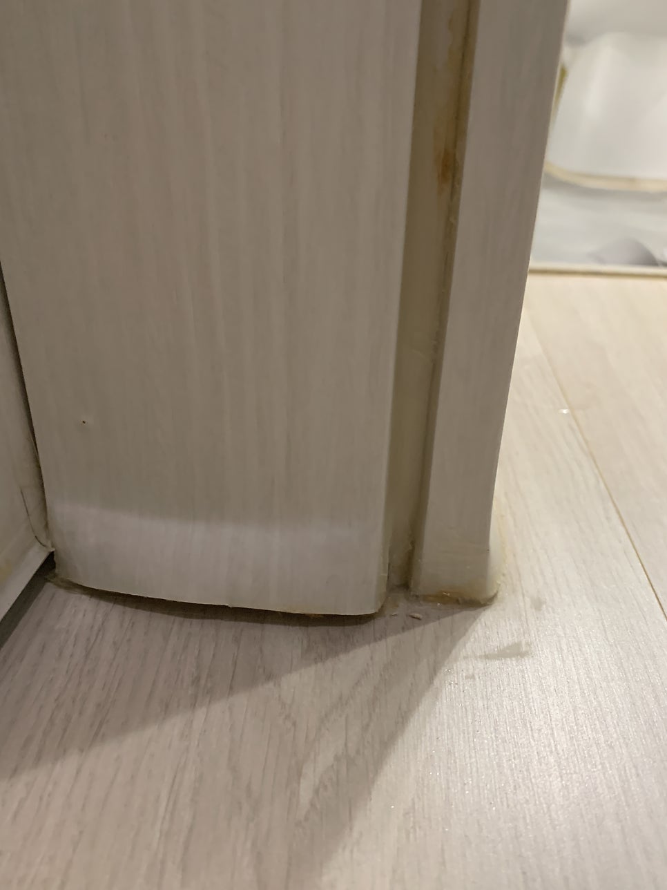 문틀 몰딩 복원 전문가
