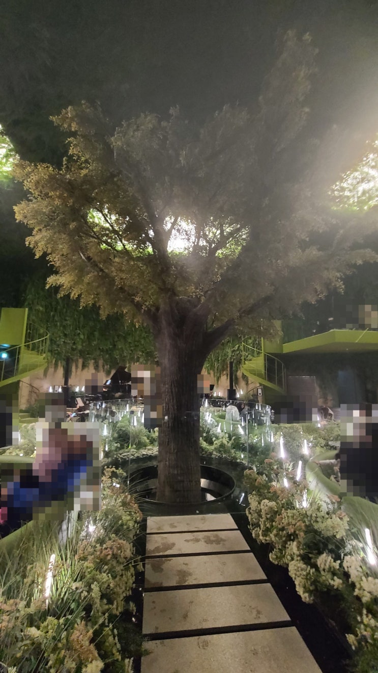  인천시 을왕동에서 이색적인 복합 문화공간 카페인 [메이드림] 입니다.