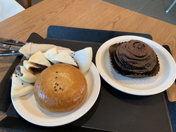  군산 조촌동 빵장수단팥빵/다양한 저당음료와 베이커리카페