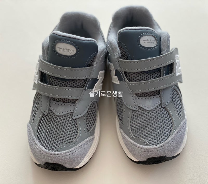 뉴발란스키즈 아기운동화2002R 그레이컬러140사이즈 후기(IV2002ST)