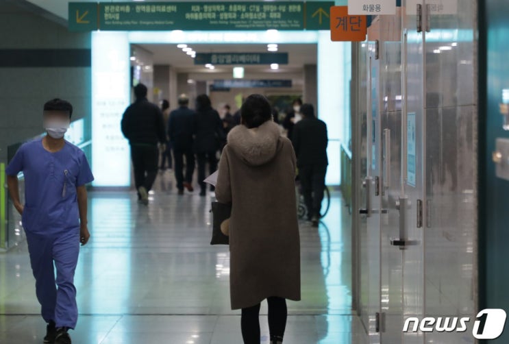요양병원 간병지원 제도화한다…한국형 '유니트케어' 도입 요양병원 간병지원 제도화한다…한국형 '유니트케어' 도입