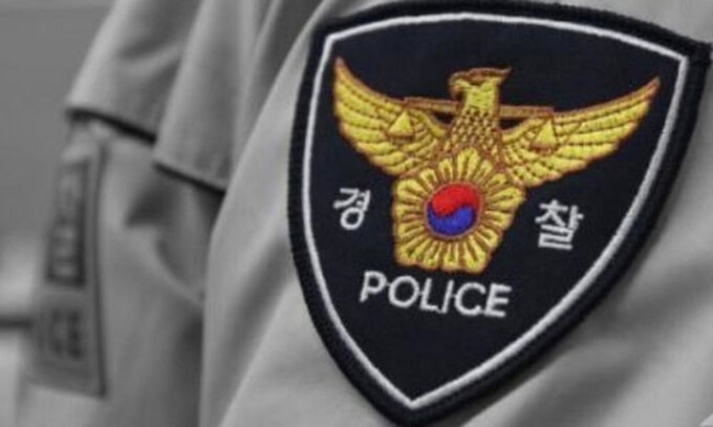 '故<b>이선균</b> 수사정보 유출' 현직 <b>경찰관</b> 긴급 <b>체포</b>