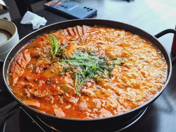  강릉 세인트존스 호텔 근처 해장하기 좋은 맛집 "맛마루부대찌개" 순두부 부대찌개 후기