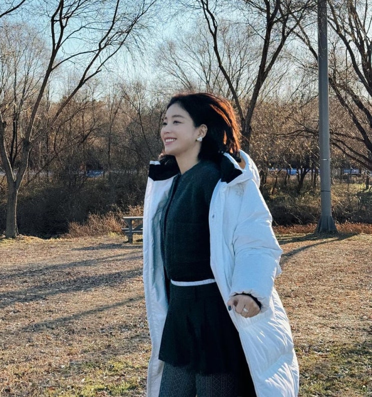  편한 여성 봄 구두로 크리스탈 버클이 매력인 여자 명품 브랜드 로저비비에 메리제인 슈즈 추천 w. 기은세