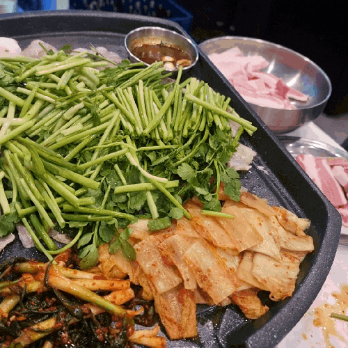  아차산맛집 묵은지랑 꿀조합 순삼이네 미나리삼겹살