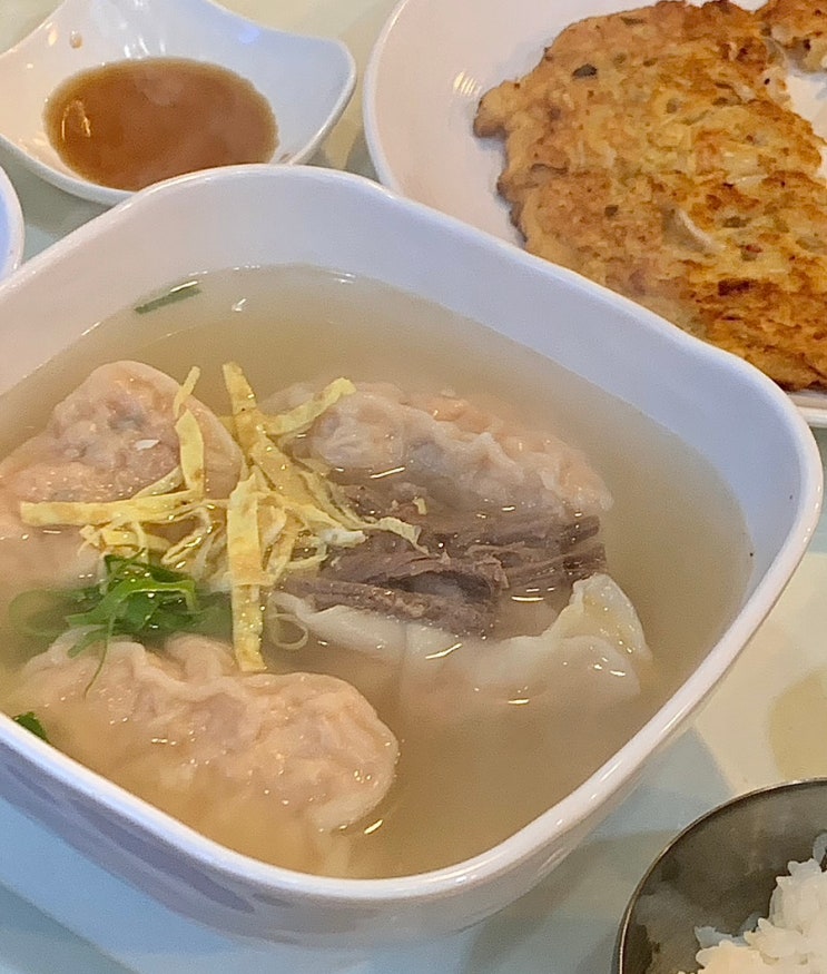  북쪽 손만두에 남쪽 분식집 감성을 더한 만두집::한식손만두_서대문