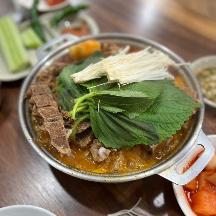  오래전부터 성수 맛집으로 알아주는 소문난 성수 감자탕