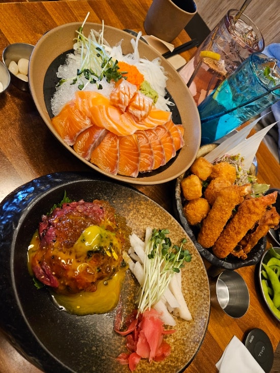  합정 이자카야 연어랑 육회가 맛있는 술집 우규