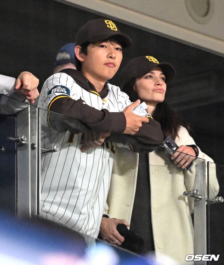 <b>송중기</b>+케이티, <b>현빈</b>+<b>손예진</b>, 공유+이동욱+김재욱 ; 고척돔... 