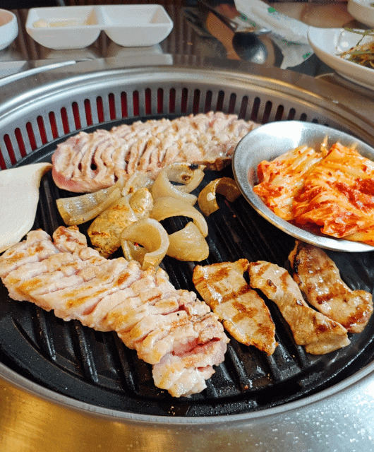  만수동 고기집 고기좋아 : 깔끔하고 담백한 유황 삼겹살 전문점