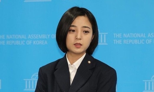 [한겨레] 개혁신당 류호정 “어떤 역할도 부여받지 못해”…지역구 출마 포기