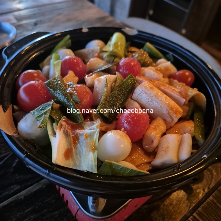 무월 강남역 한식 술집 요리주점 막걸리 보쌈 떡볶이 연어 육회 짜계치 신논현역 무월 강남역 한식 술집 요리주점 막걸리 보쌈 떡볶이 연어 육회 짜계치 신논현역