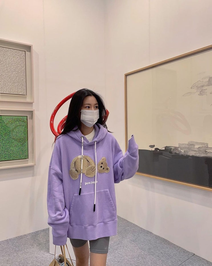  핫한 스트릿 브랜드 팜엔젤스의 여자 후드티 맨투맨 코디 추천 w. 이다인