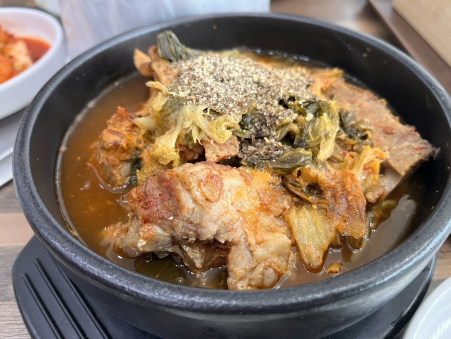 청기와뼈다귀해장국 향남점 사진 5