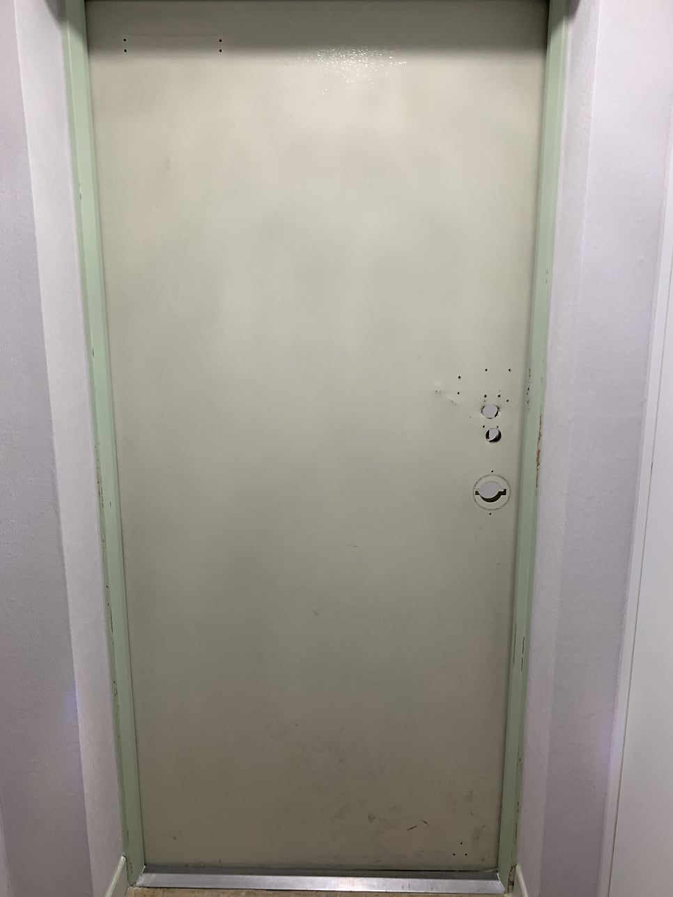 아파트 현관문 시트지 시공_현관문 리폼