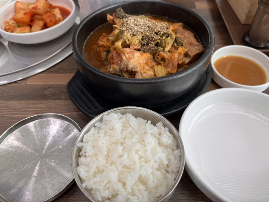 청기와뼈다귀해장국 향남점 사진 4