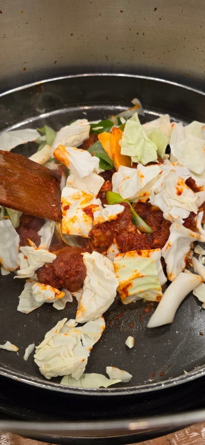 (먹방기록) 홍대_ 쌀쌀한 날씨엔 잇츠모 라면 돈코츠가 제격이죠