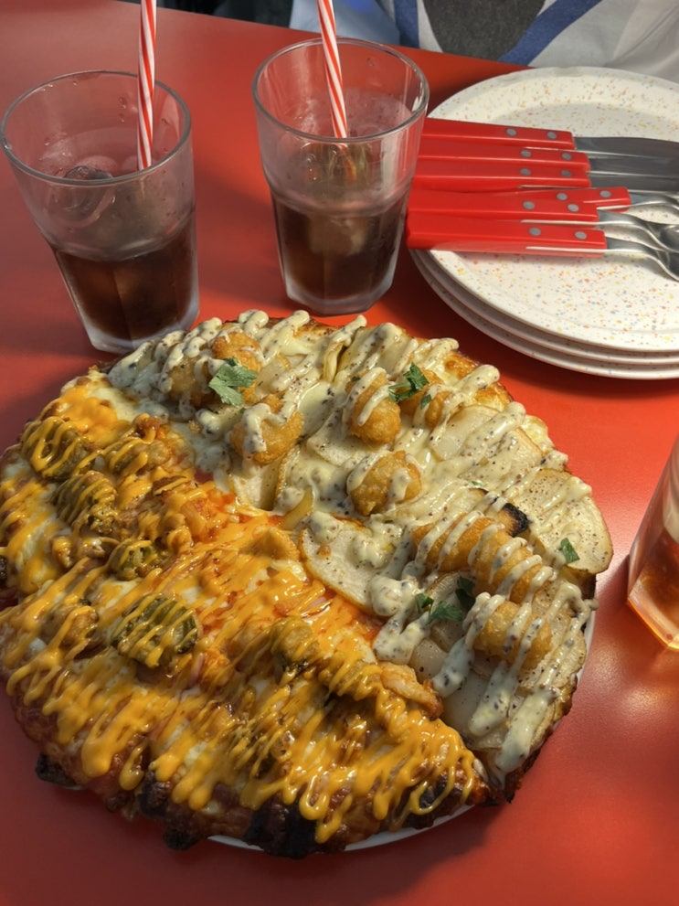  토핑 가득한 피자 맛집 성수 | HDD피자