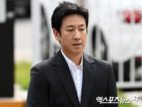 '故<b>이선균</b> 수사 <b>유출</b>' 경찰, 범행 인정 "<b>구속</b> 필요성 無"…<b>영장</b>... 