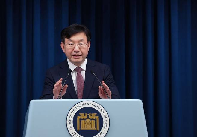 <b>대통령실</b> "미복귀 <b>전공의 면허정지</b>…5년 후 의대증원 조정... 