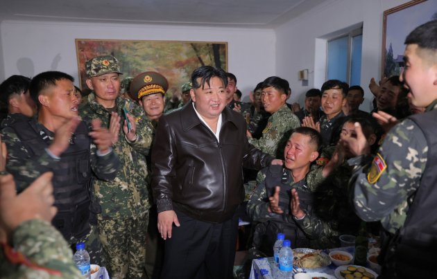 <b>김정은 탱크부대</b>, 김정은, 전차사단 방문