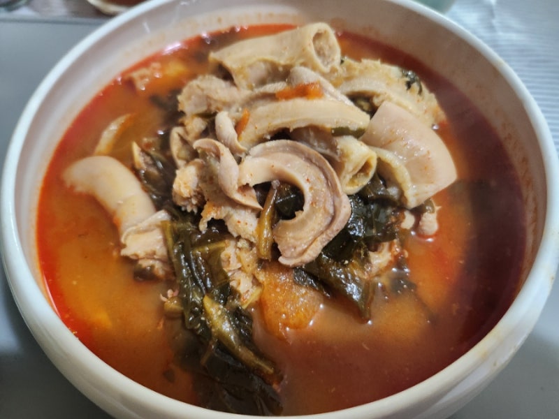 맛꾹 전통 보양 내장탕 밀키트 곱창 깐양 애기보 홍창까지 푸짐하게 들어 있는 얼큰한 국물요리 : 네이버 블로그