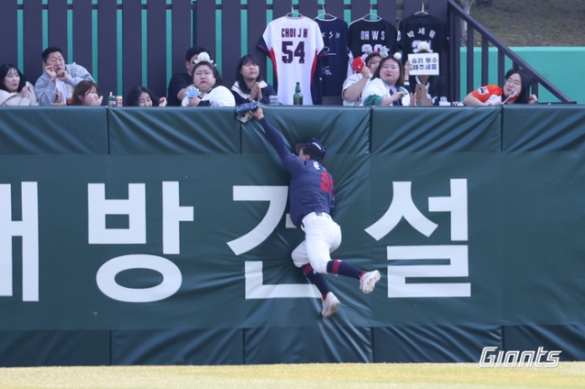 날리고 <b>고승민</b>은 3안타... 무기력하게 개막 2연패 빠진 <b>롯데</b>