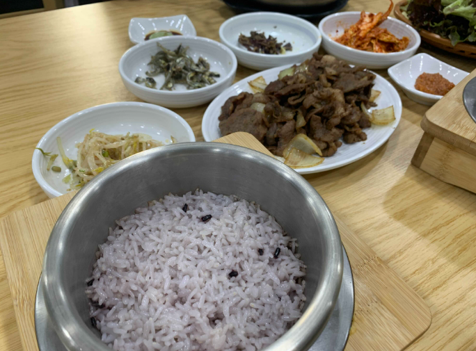  서울 중랑구 묵동 태릉입구역 태릉돼지불백 손만두(돼지불백, 돌솥밥)
