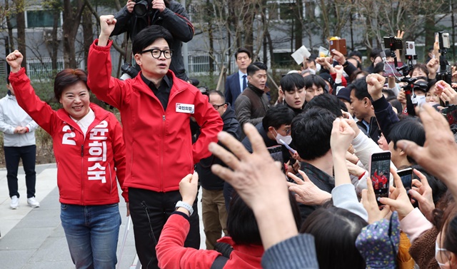 <b>한동훈</b>, 서울에서...이재명, PK에서 <b>지지 호소</b>